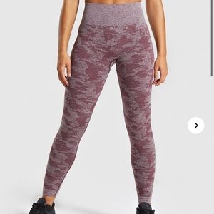 Gymshark camo - winter berry